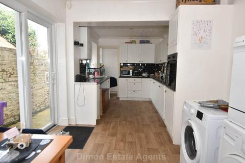 3 bedroom terraced house for sale, Sydney Road, Gosport