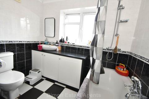 3 bedroom terraced house for sale, Sydney Road, Gosport