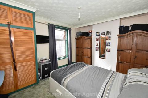 3 bedroom terraced house for sale, Sydney Road, Gosport