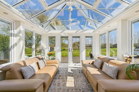 4 bedroom detached house for sale, Spacious & detached 4 bed family home with stunning garden in St Ouen