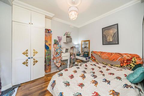 Flat 2, 140 Warwick Way, London, SW1V 4JD