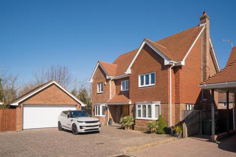 6 bedroom house for sale, Rush Close, Shanklin