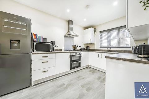 67 Field View, Brackley, NN13 6BL