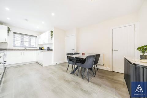 67 Field View, Brackley, NN13 6BL