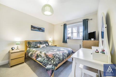 67 Field View, Brackley, NN13 6BL