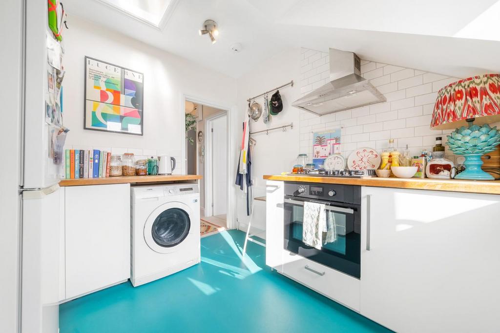 Kitchen (2).jpg