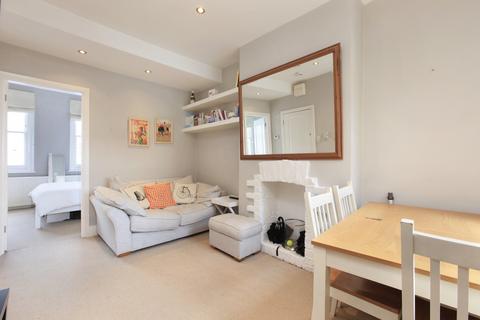 1 bedroom flat for sale, Vicarage Crescent, London
