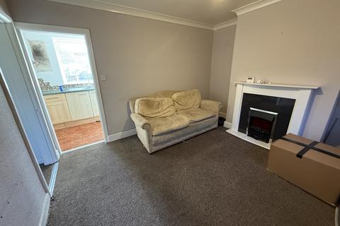 2 bedroom semi-detached house to rent, , Bradford, West Yorkshire, BD3