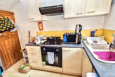 13 Barden Mount, Leeds, LS12 3EF
