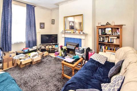 13 Barden Mount, Leeds, LS12 3EF
