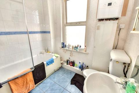13 Barden Mount, Leeds, LS12 3EF
