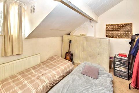 13 Barden Mount, Leeds, LS12 3EF