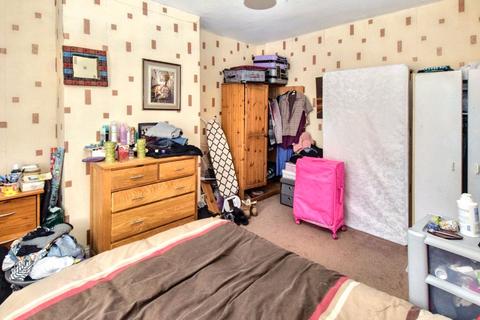 13 Barden Mount, Leeds, LS12 3EF