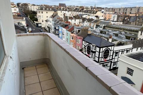 1 bedroom flat for sale, 57 Embassy Court, Kings Road, Brighton, East Sussex, BN1 2PX