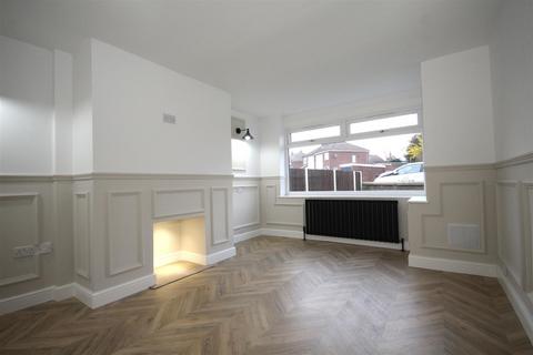 3 bedroom semi-detached house for sale, Lynwood Close, Streethouse, Pontefract