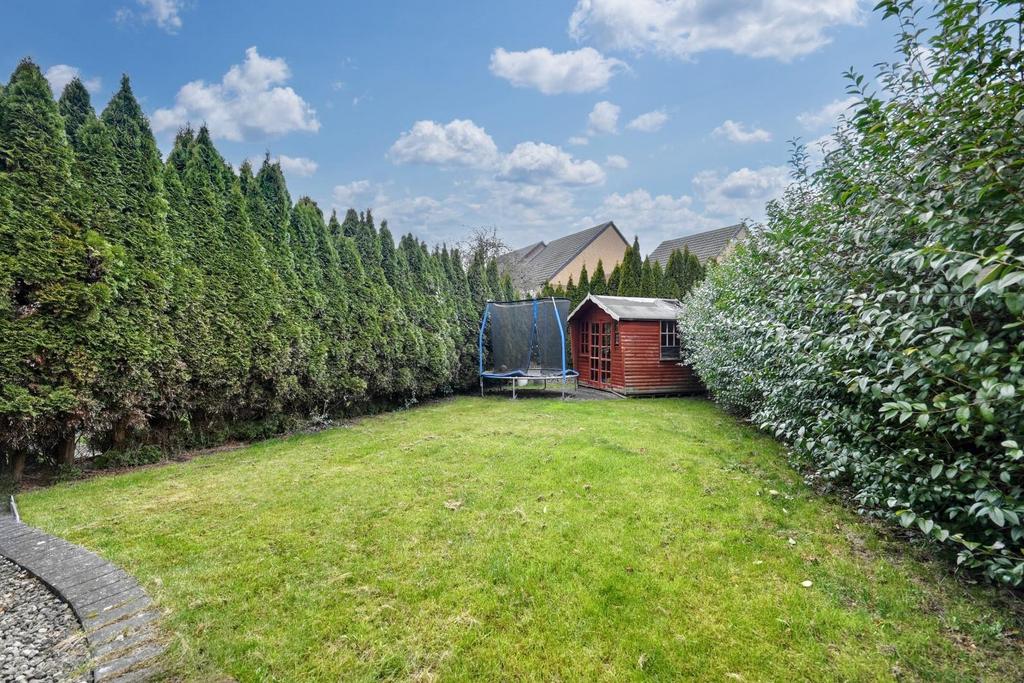 11 Burlington rear garden.jpg
