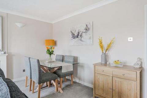 7 Rembrandt Court, Epsom, KT19 0SB