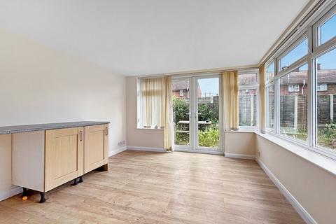 2 bedroom bungalow for sale, Regent Close, Brightlingsea, Colchester, CO7
