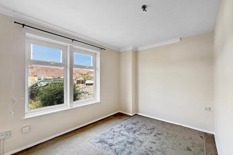 2 bedroom bungalow for sale, Regent Close, Brightlingsea, Colchester, CO7