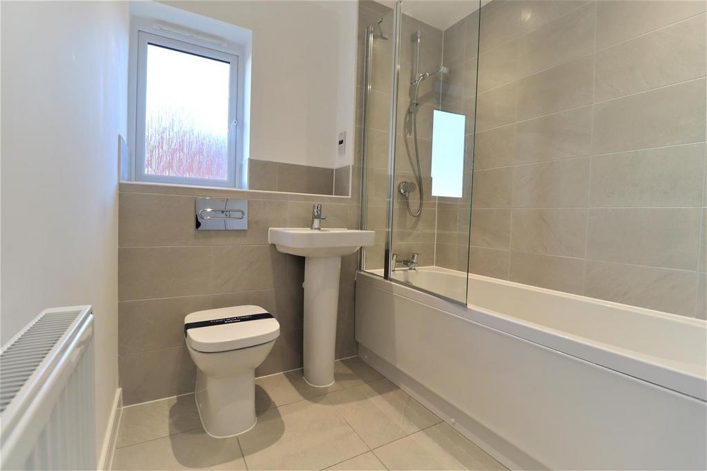 Family bathroom.jpg