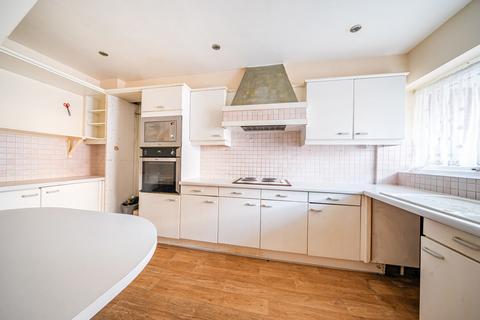 6 Colnebridge Close, Staines, TW18 4RZ