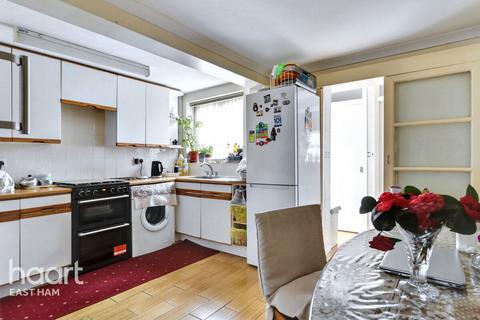 3 bedroom terraced house for sale, Sixth Avenue, London