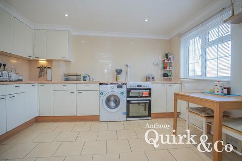 6 South Road, South Ockendon, RM15 6NU