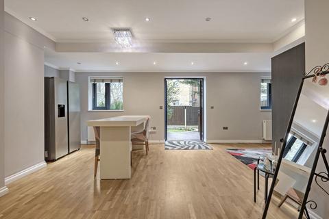undefined, Sprowston Mews, London E7