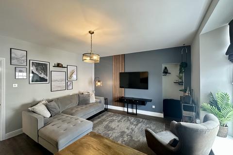 3 bedroom flat for sale, Tudor Square, Tenby, Pembrokeshire, SA70