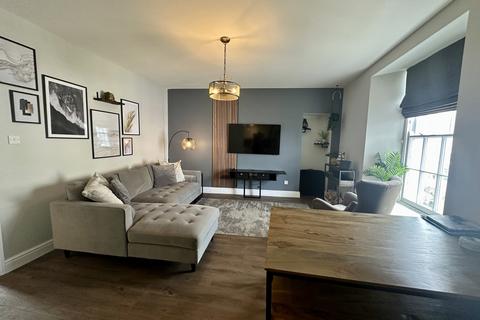 3 bedroom flat for sale, Tudor Square, Tenby, Pembrokeshire, SA70
