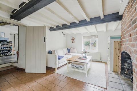 Primrose Cottage High Street, Tilshead, Salisbury, SP3 4RX