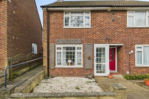 101 Strongbow Crescent, Eltham, London, SE9 1DW