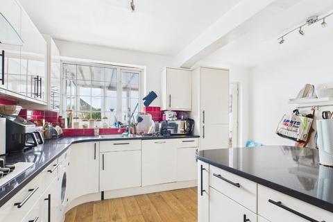 101 Strongbow Crescent, Eltham, London, SE9 1DW