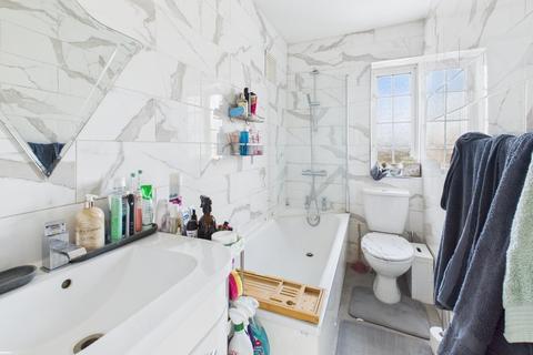 101 Strongbow Crescent, Eltham, London, SE9 1DW
