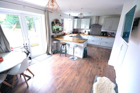 91 Greenhayes, Broadstone, BH18 8LZ