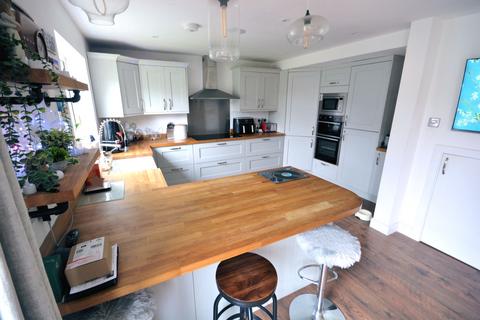 91 Greenhayes, Broadstone, BH18 8LZ