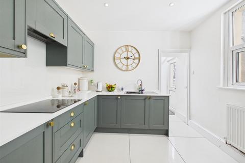 24 Acland Road, Bridgend, CF31 1TF
