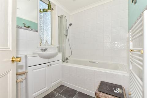 8 Shore Close, Birchington, CT7 9PZ