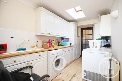 Beach House Cottage Beach Road, Kessingland, Lowestoft, NR33 7RW