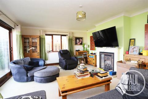 Beach House Cottage Beach Road, Kessingland, Lowestoft, NR33 7RW