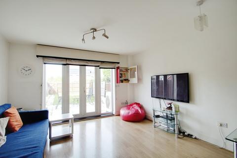 4 bedroom townhouse to rent, Wraysbury Drive, West Drayton UB7