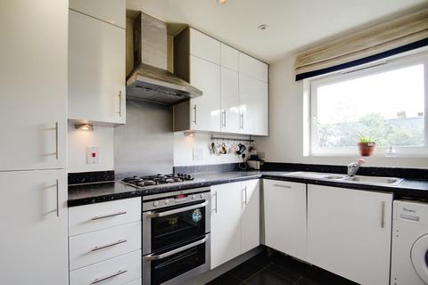 4 bedroom townhouse to rent, Wraysbury Drive, West Drayton UB7