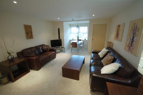 4 bedroom townhouse for sale, Highmarsh Crescent, West Didsbury, Manchester