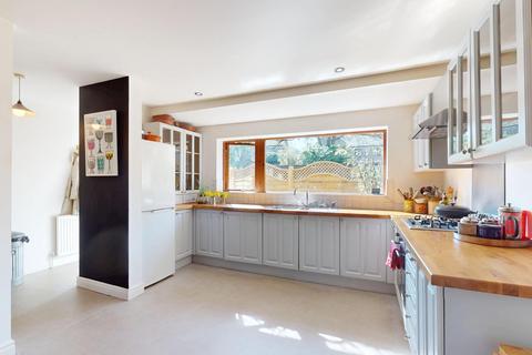3 bedroom townhouse for sale, Albany Row, Menston, LS29