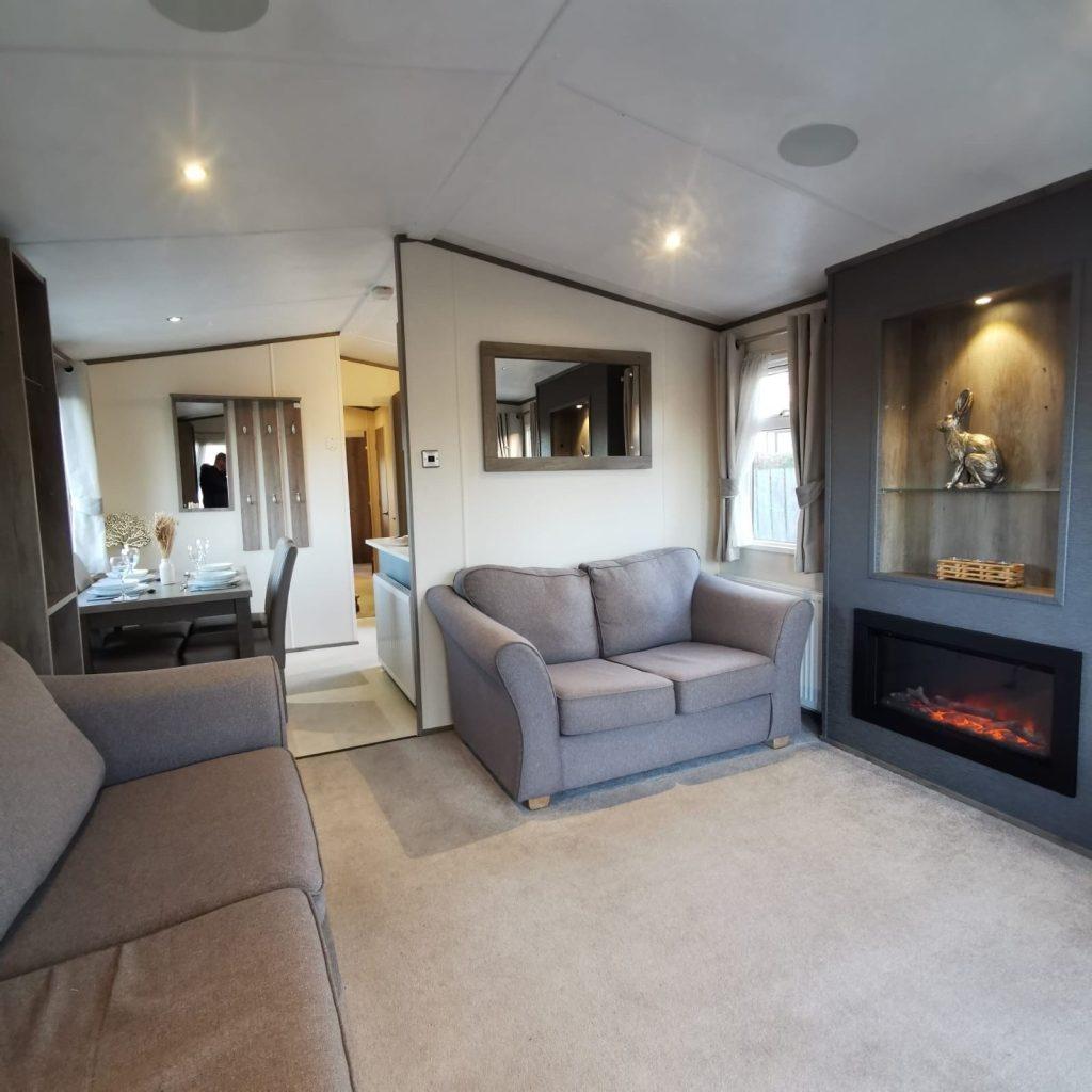 Wild Rose - Carnaby-Lifestyle-54970