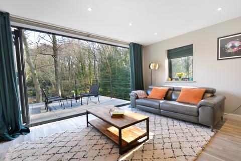 4 bedroom detached house for sale, Troy Road, Leeds LS18