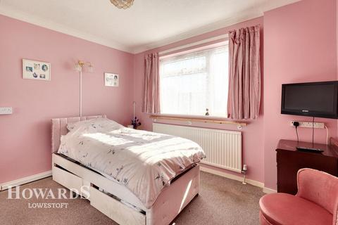 2 bedroom detached bungalow for sale, Tudor Walk, Carlton Colville