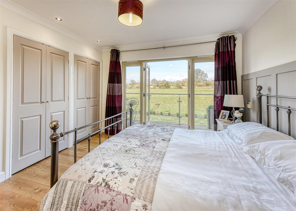 32 Post Office Road-bed1c.jpg
