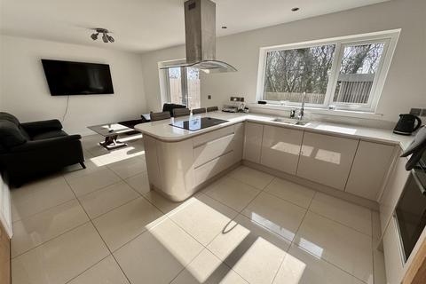 3 Clos Y Gat, Gorslas, Llanelli, SA14 7LX
