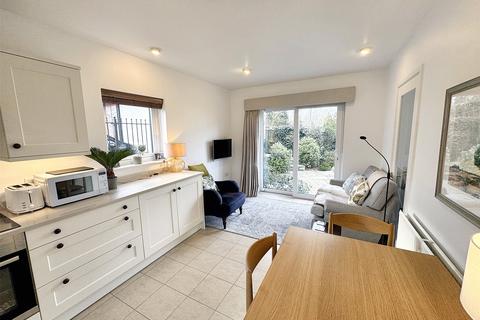 1 Bracken Hill, Newtown Linford, Leicester, LE6 0HJ
